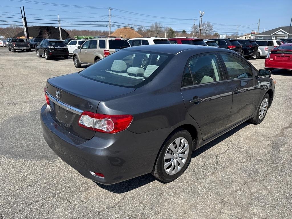Toyota Corolla LE 4-Speed AT 2012