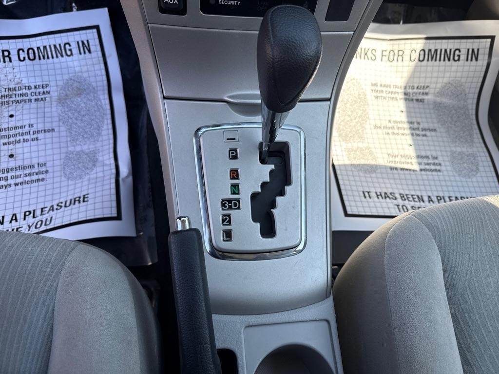 Toyota Corolla LE 4-Speed AT 2012