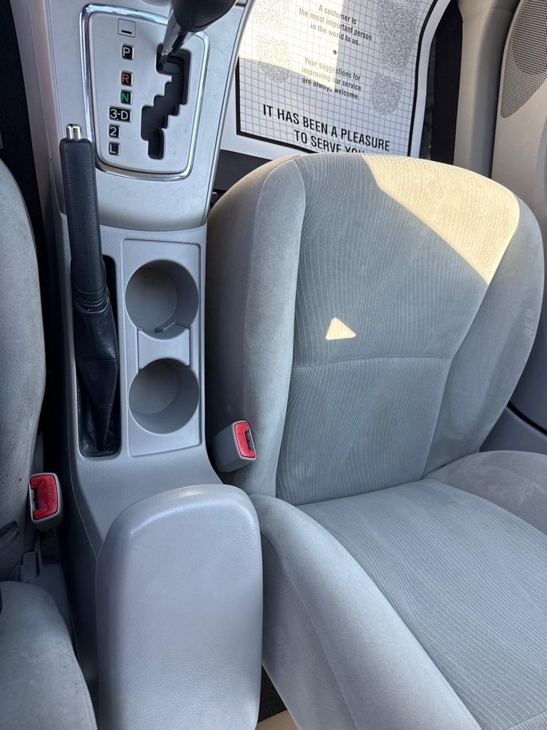 Toyota Corolla LE 4-Speed AT 2012