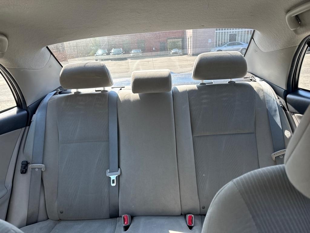 Toyota Corolla LE 4-Speed AT 2012