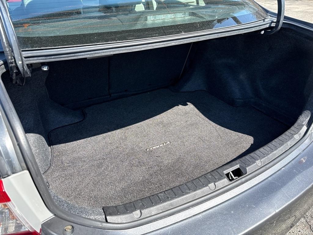 Toyota Corolla LE 4-Speed AT 2012