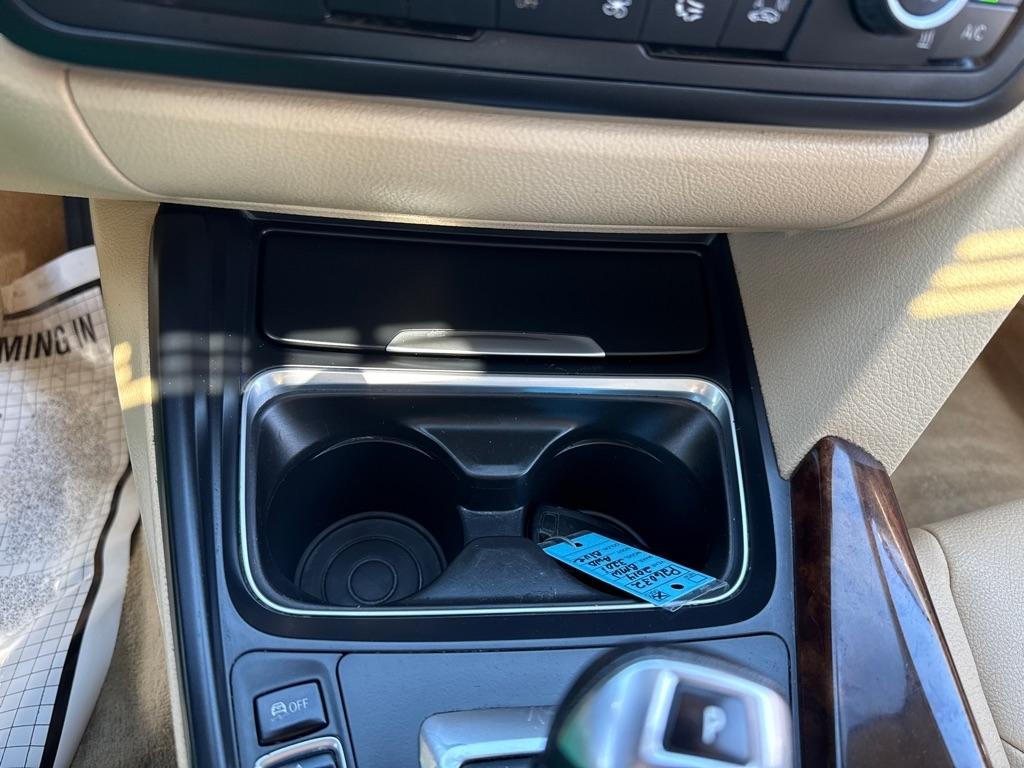 BMW 3-Series 320i xDrive 2014