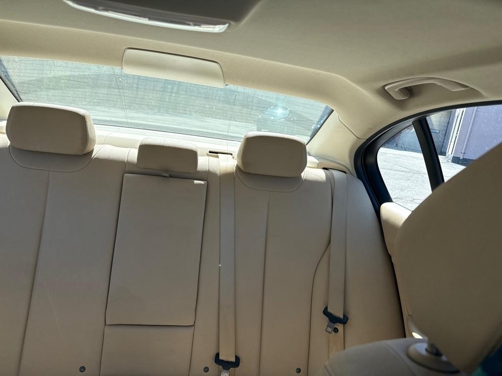 BMW 3-Series 320i xDrive 2014