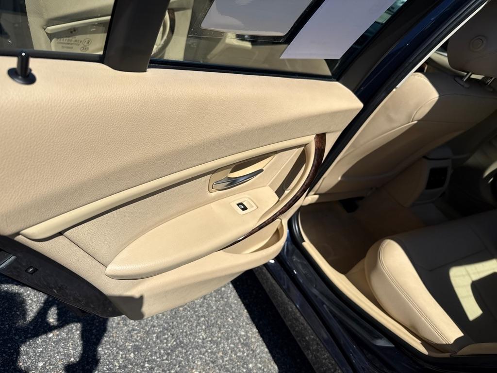 BMW 3-Series 320i xDrive 2014