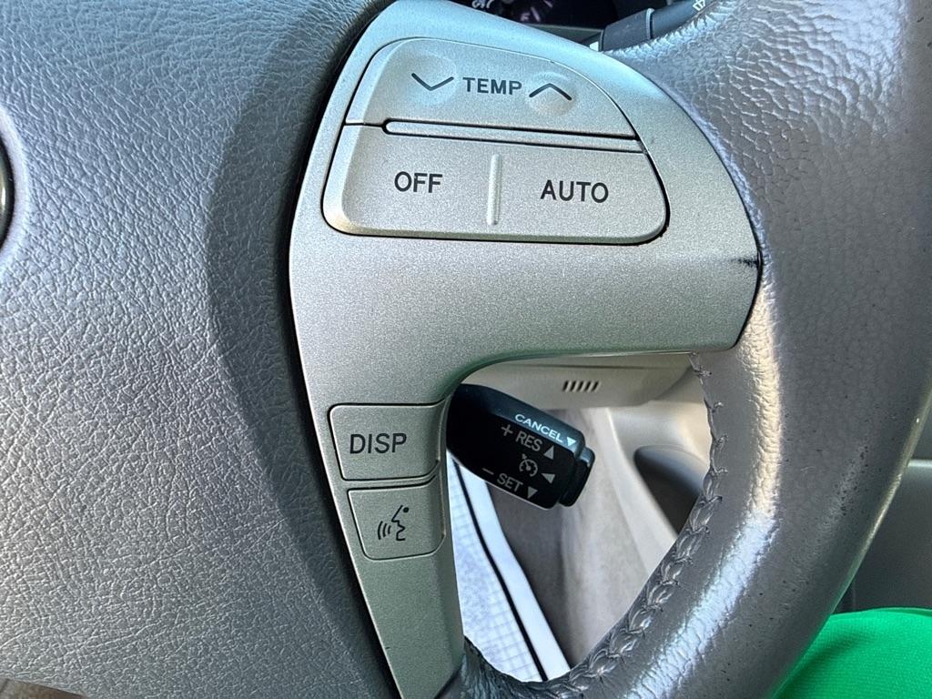 Toyota Camry XLE V6 6-Spd AT 2011