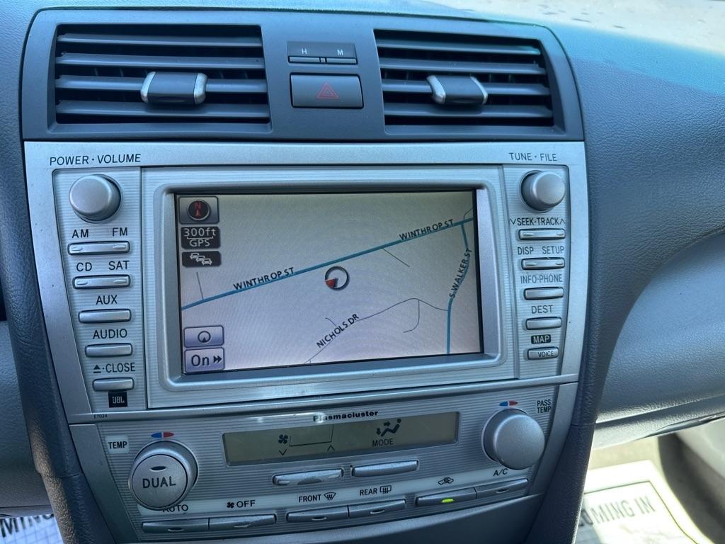 Toyota Camry XLE V6 6-Spd AT 2011