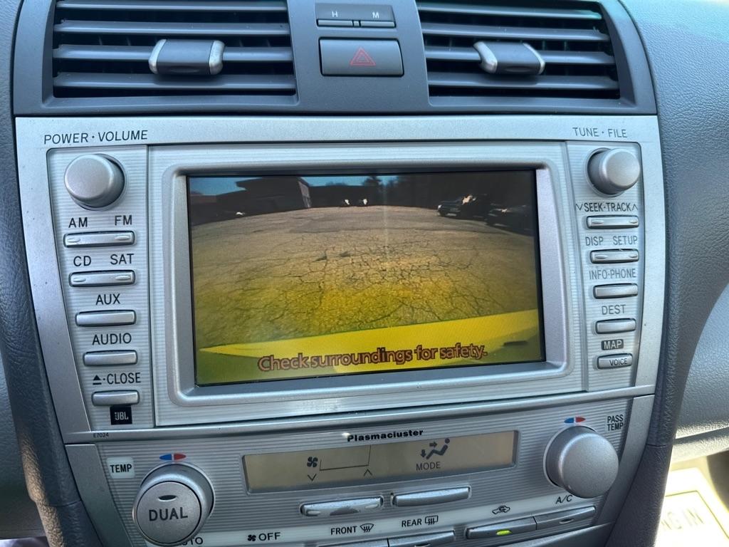 Toyota Camry XLE V6 6-Spd AT 2011