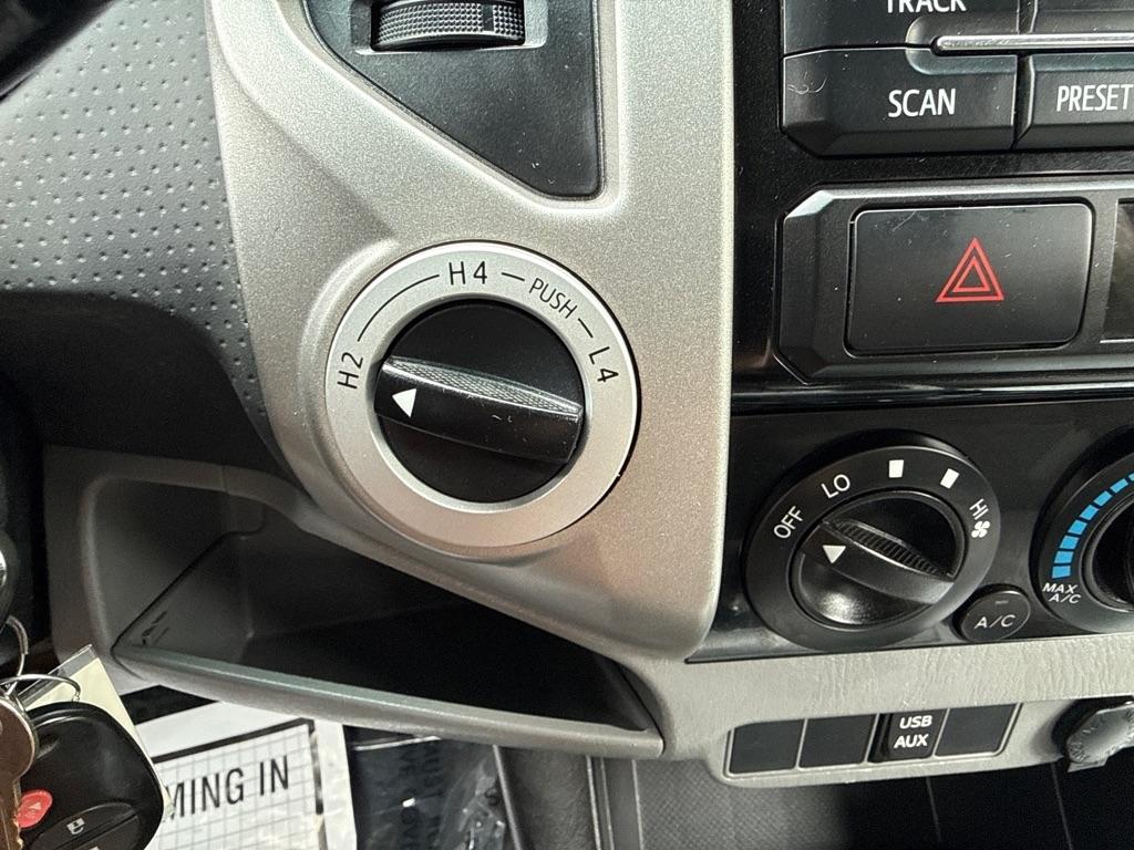Toyota Tacoma SR5 Double Cab 4WD V6 2012