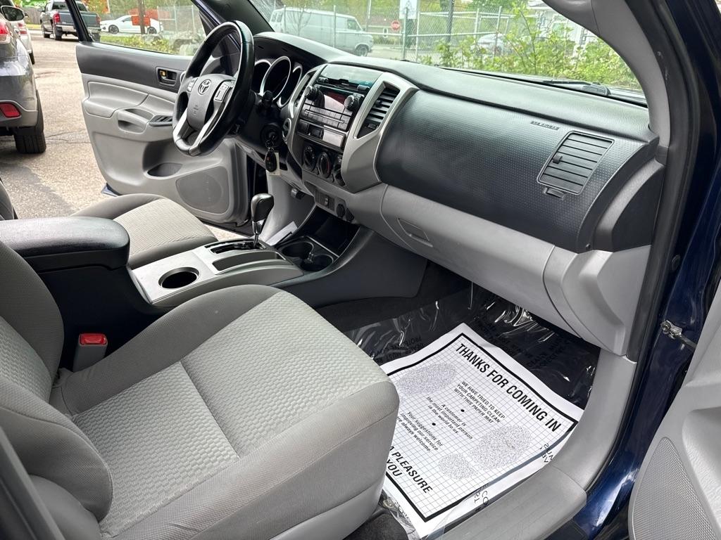 Toyota Tacoma SR5 Double Cab 4WD V6 2012