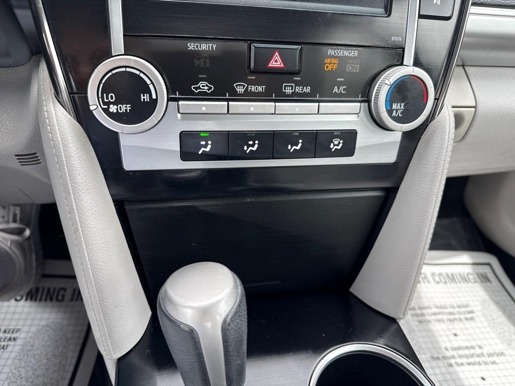 Toyota Camry LE Auto (Natl) 2014