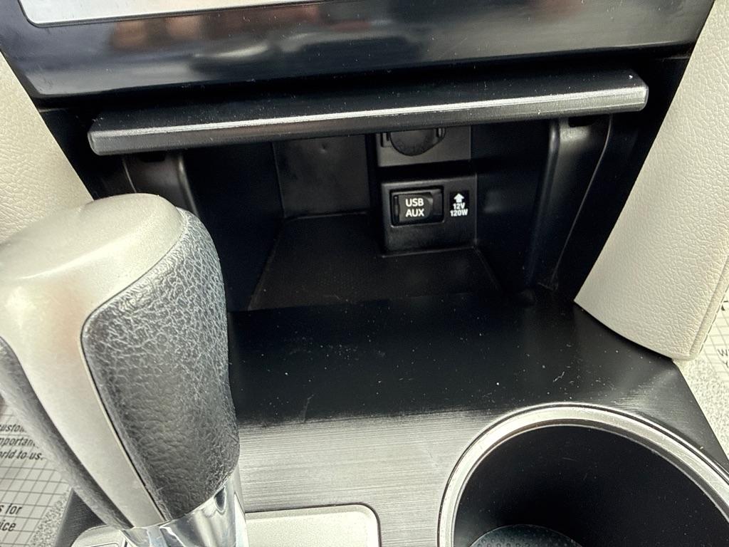 Toyota Camry LE Auto (Natl) 2014