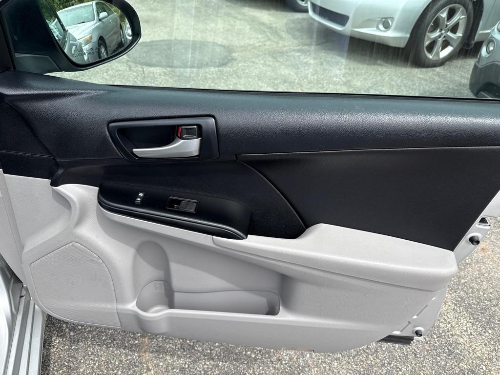 Toyota Camry LE Auto (Natl) 2014