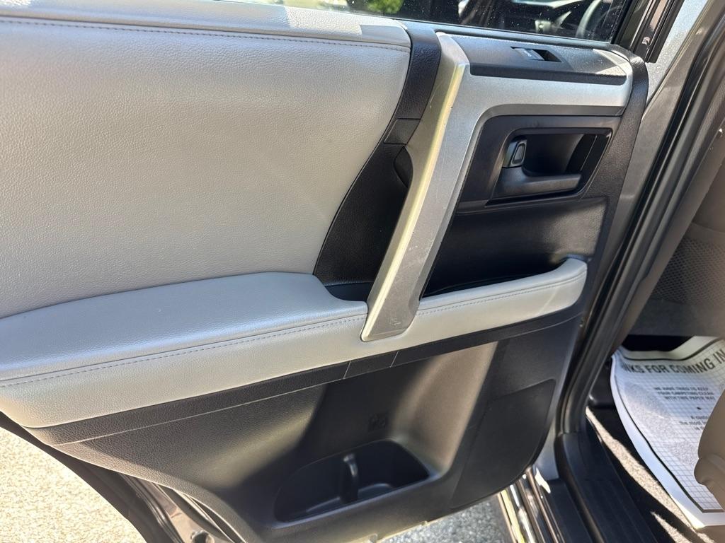 Toyota 4Runner SR5 4D SUV 4WD V6 2013
