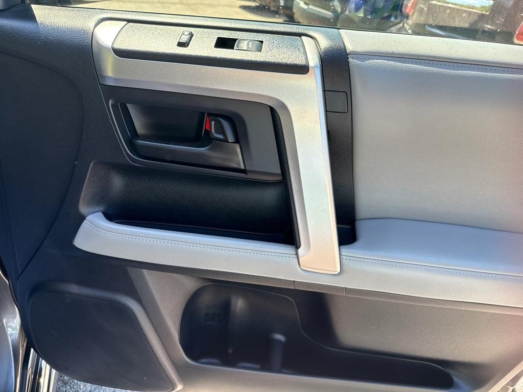Toyota 4Runner SR5 4D SUV 4WD V6 2013
