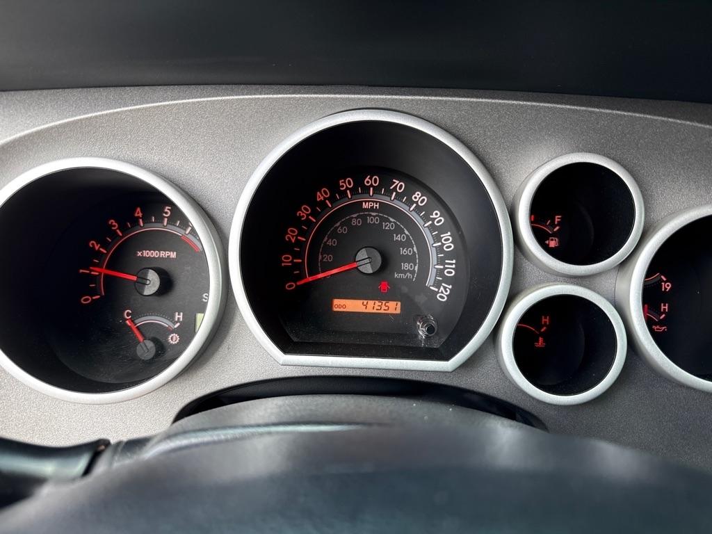 Toyota Tundra Tundra-Grade 5.7L Double Cab 4WD 2011