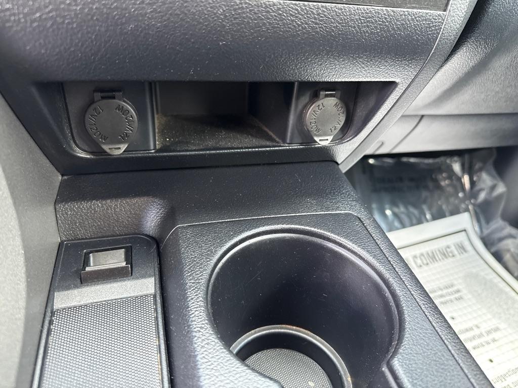 Toyota Tundra Tundra-Grade 5.7L Double Cab 4WD 2011