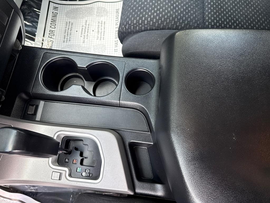 Toyota Tundra Tundra-Grade 5.7L Double Cab 4WD 2011