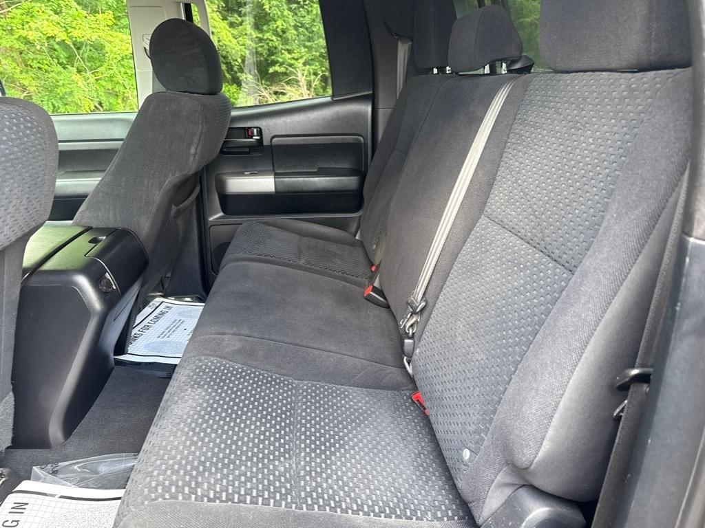 Toyota Tundra Tundra-Grade 5.7L Double Cab 4WD 2011