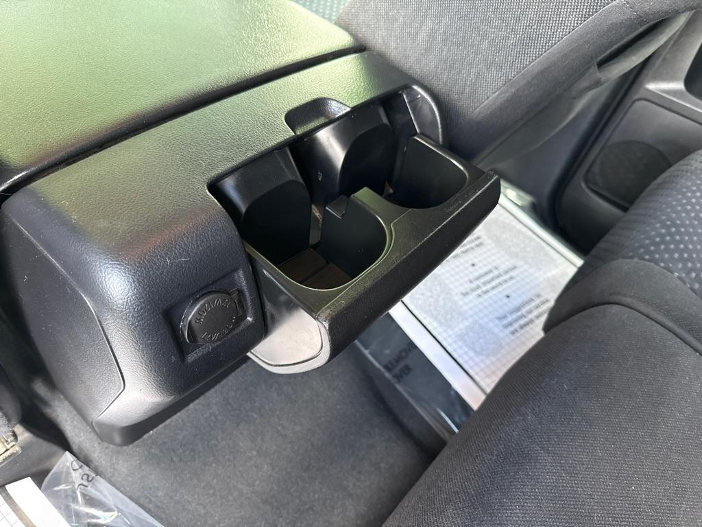 Toyota Tundra Tundra-Grade 5.7L Double Cab 4WD 2011