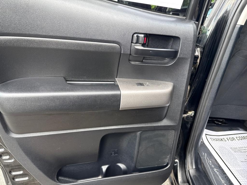 Toyota Tundra Tundra-Grade 5.7L Double Cab 4WD 2011