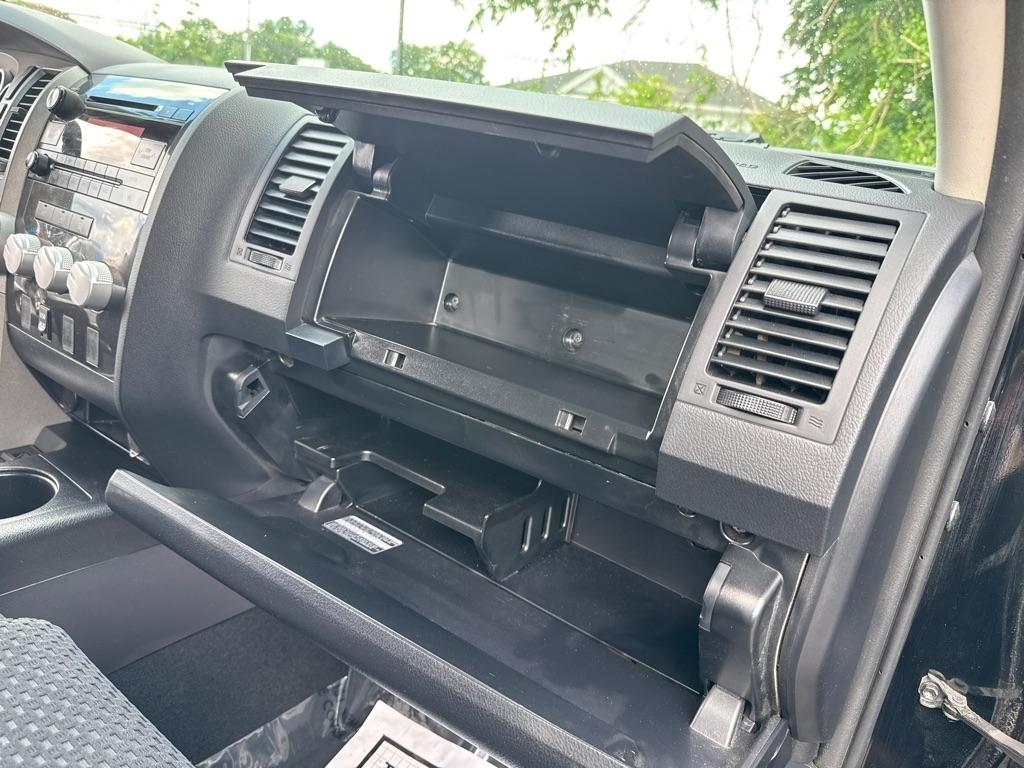 Toyota Tundra Tundra-Grade 5.7L Double Cab 4WD 2011