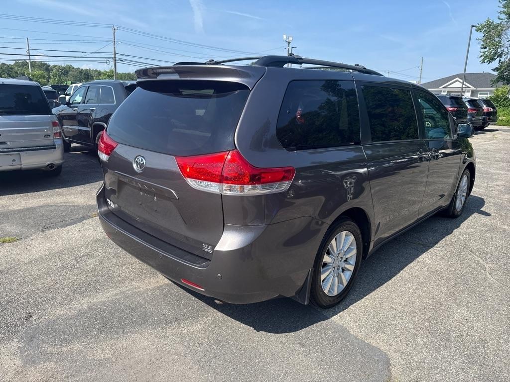 Toyota Sienna Limited AWD 7-Passenger V6 2014