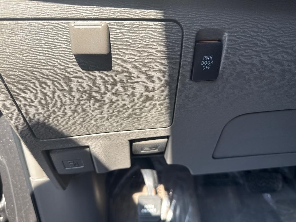 Toyota Sienna Limited AWD 7-Passenger V6 2014