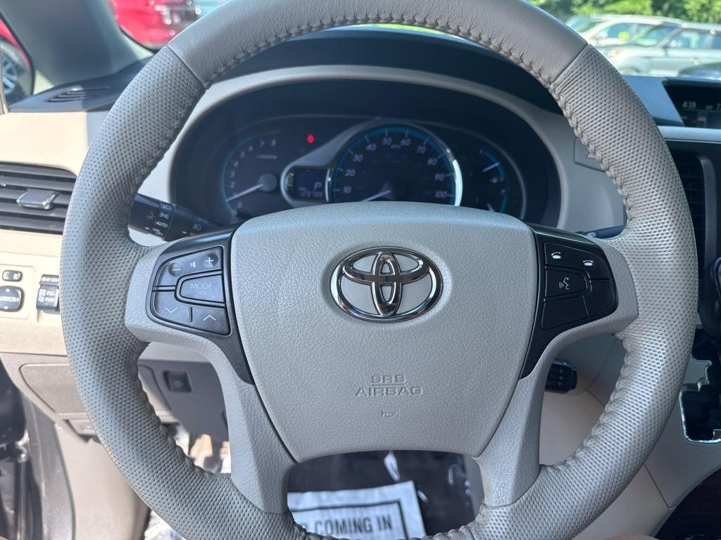 Toyota Sienna Limited AWD 7-Passenger V6 2014