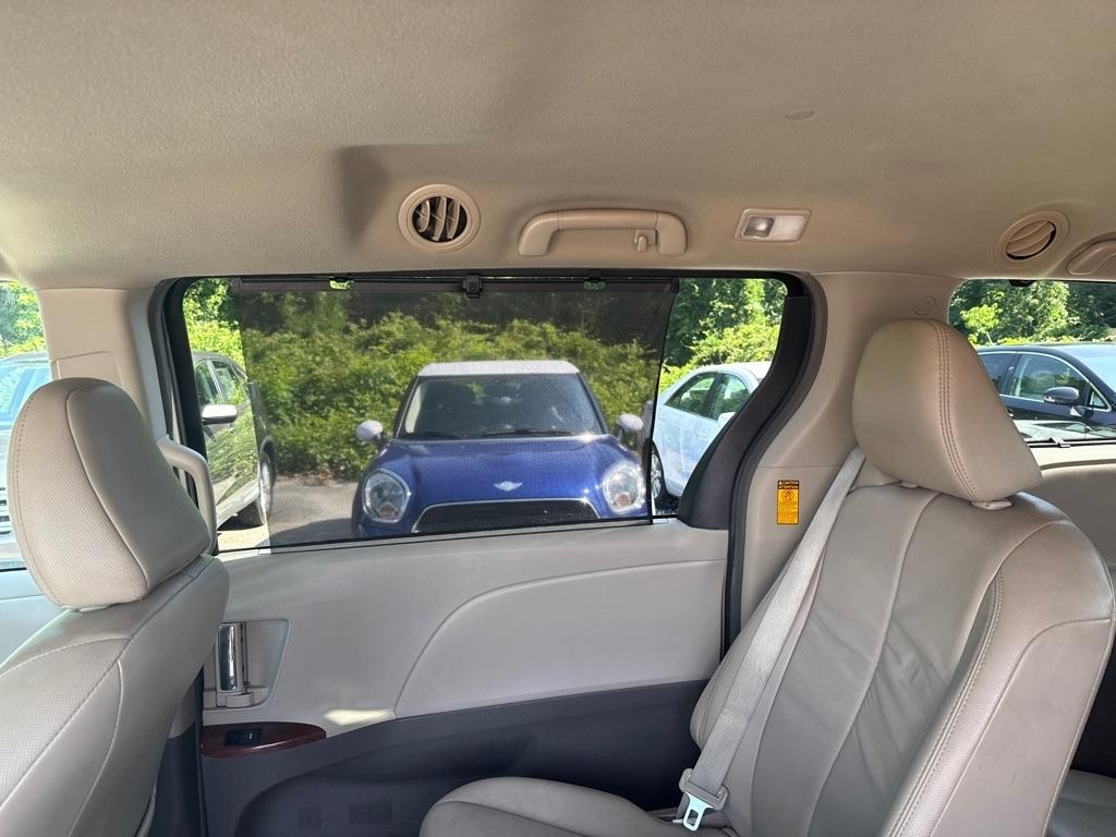 Toyota Sienna Limited AWD 7-Passenger V6 2014