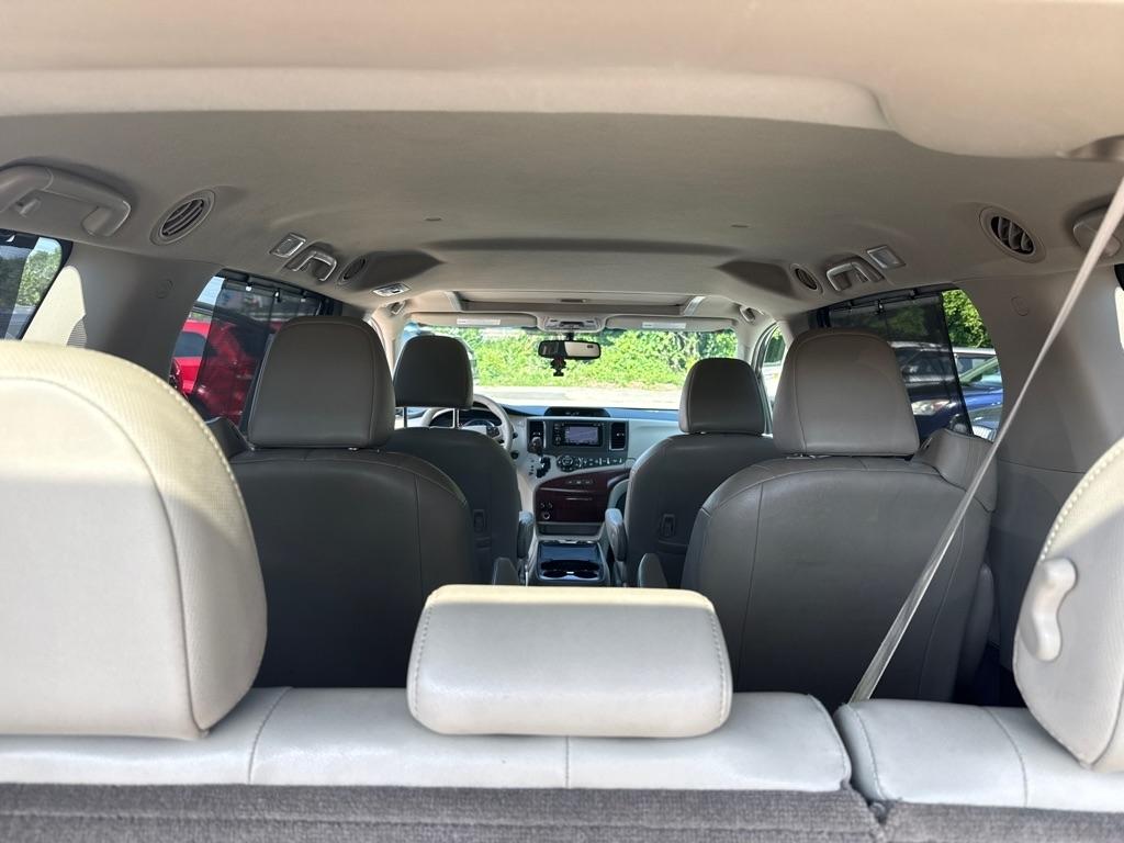 Toyota Sienna Limited AWD 7-Passenger V6 2014