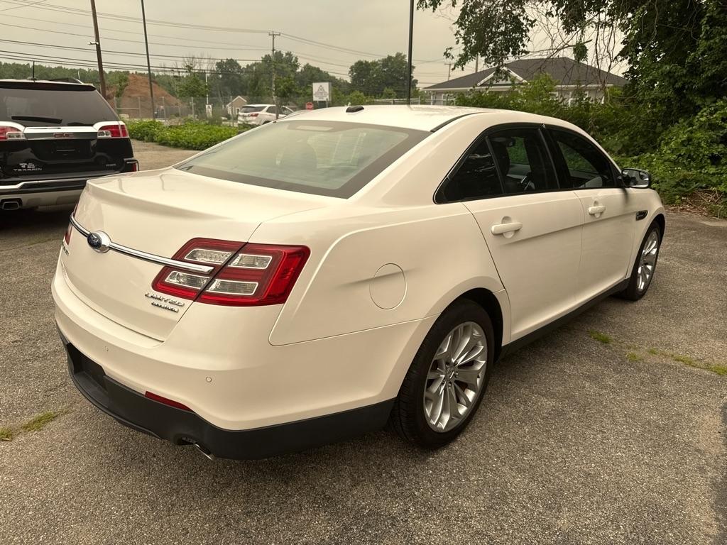 Ford Taurus Limited 4D Sedan 2014