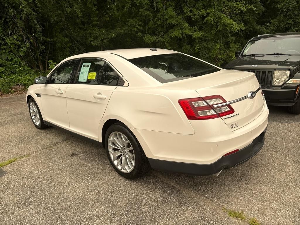 Ford Taurus Limited 4D Sedan 2014