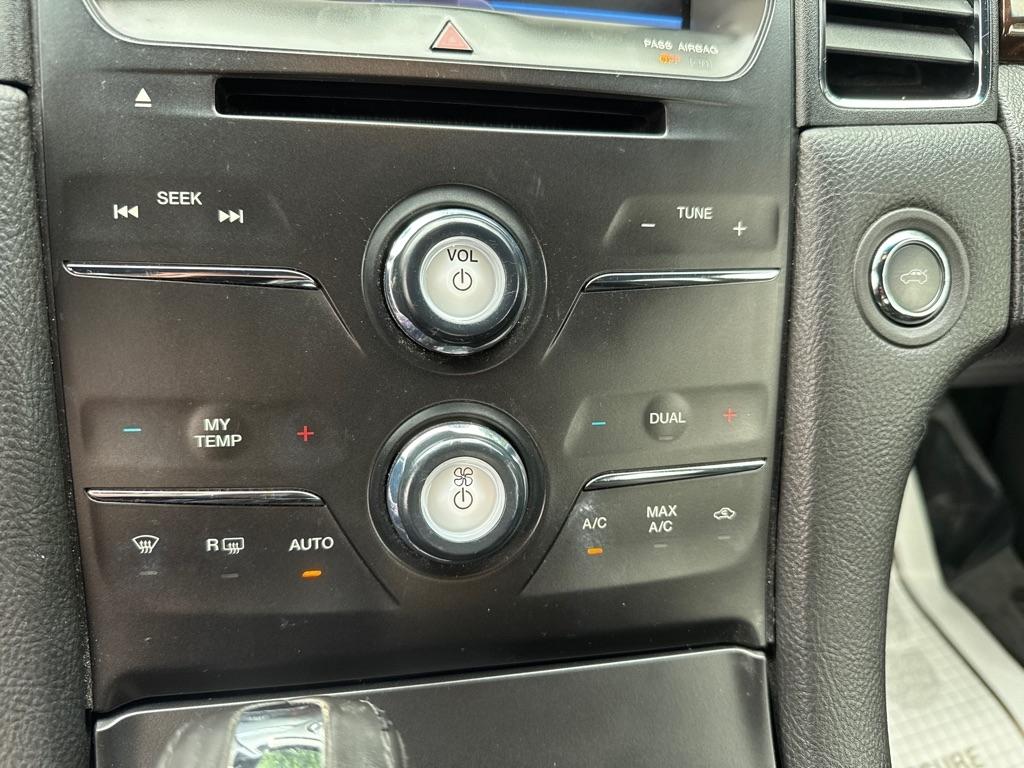 Ford Taurus Limited 4D Sedan 2014