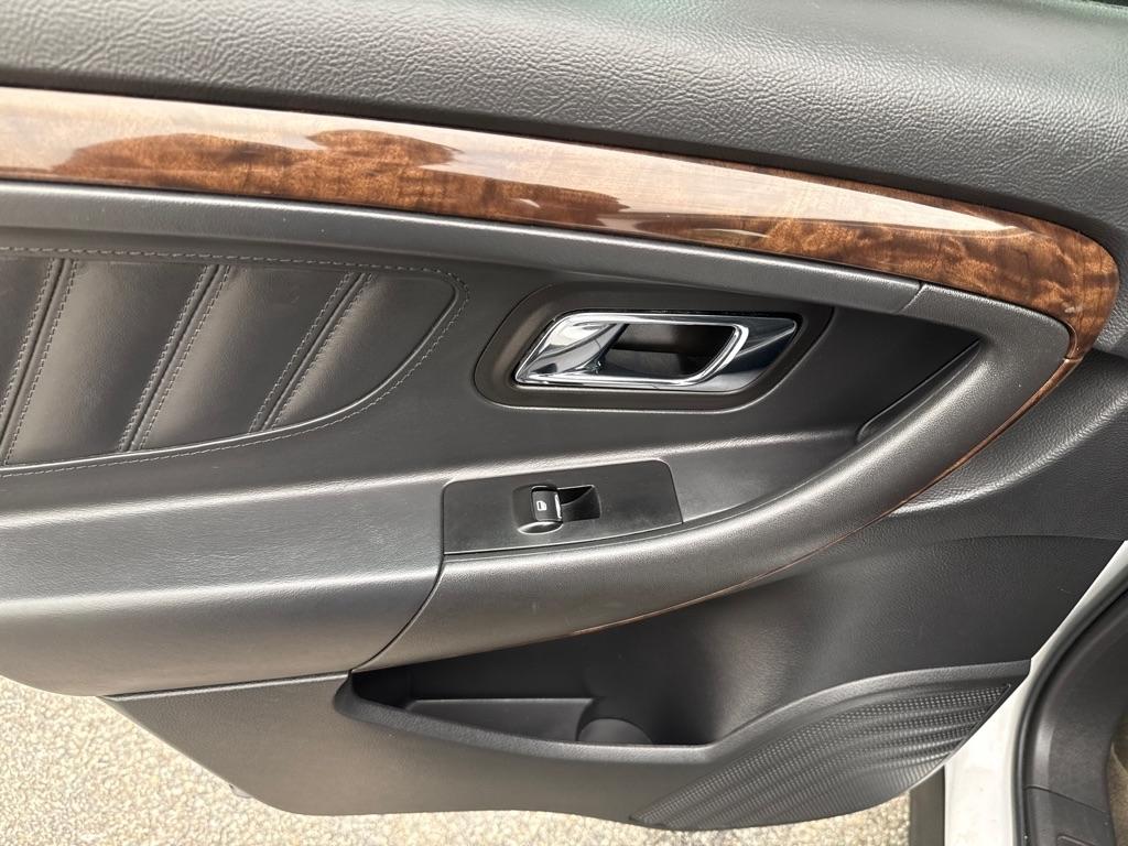 Ford Taurus Limited 4D Sedan 2014