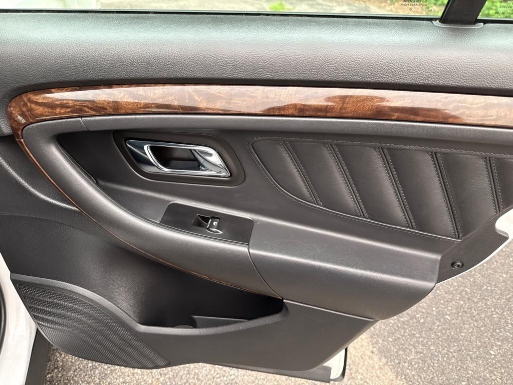 Ford Taurus Limited 4D Sedan 2014