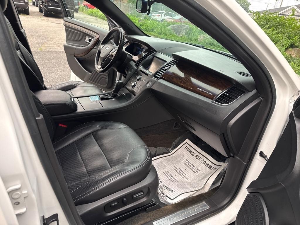 Ford Taurus Limited 4D Sedan 2014