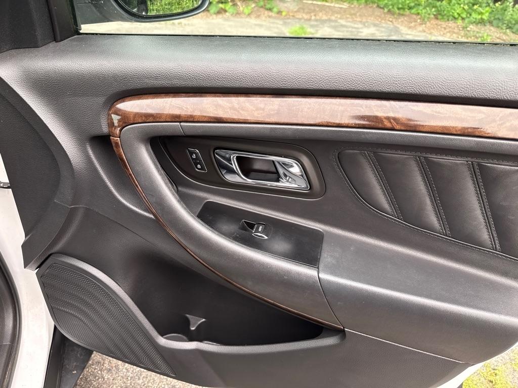 Ford Taurus Limited 4D Sedan 2014