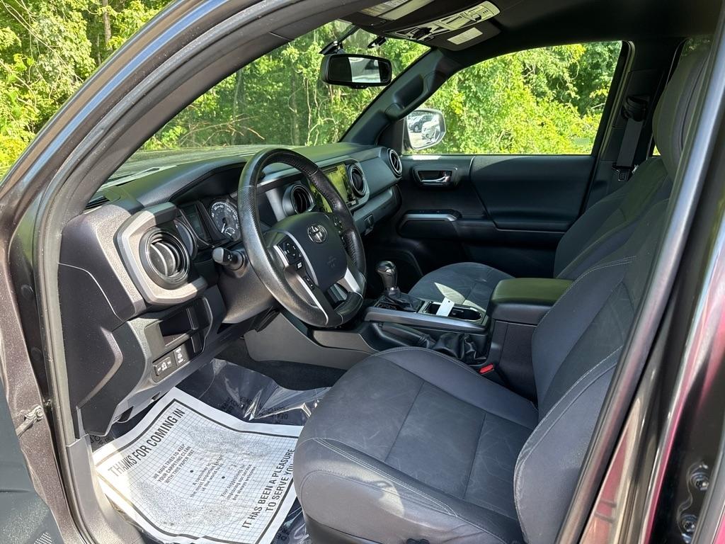 Toyota Tacoma TRD Off Road Double Cab 5' Bed V6 4x4 AT (Natl) 2016