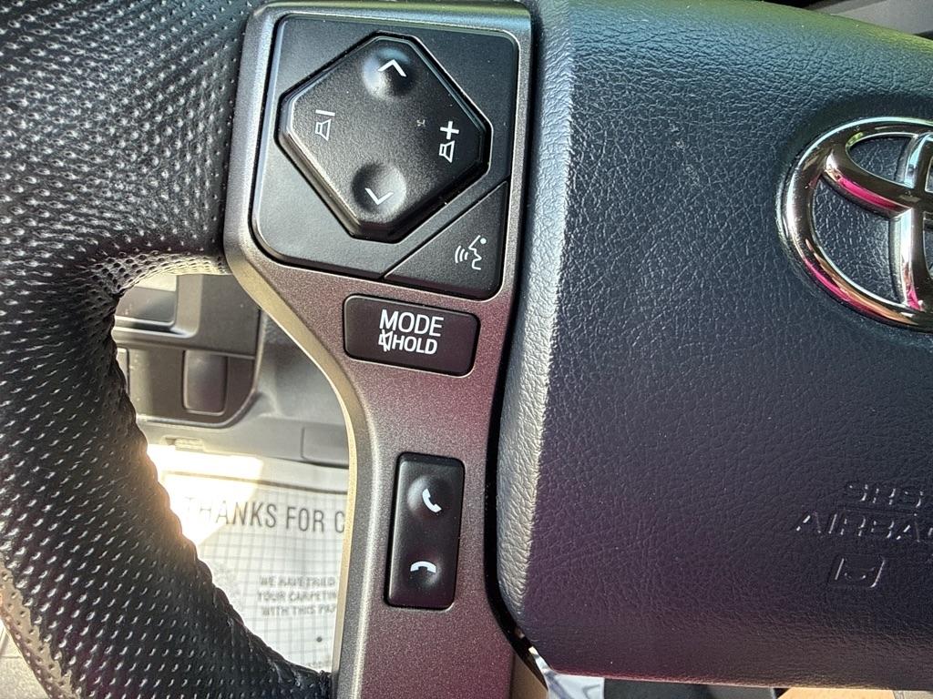Toyota Tacoma TRD Off Road Double Cab 5' Bed V6 4x4 AT (Natl) 2016