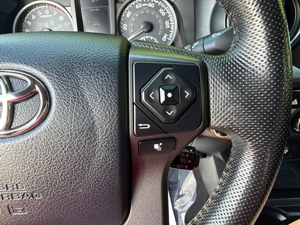 Toyota Tacoma TRD Off Road Double Cab 5' Bed V6 4x4 AT (Natl) 2016