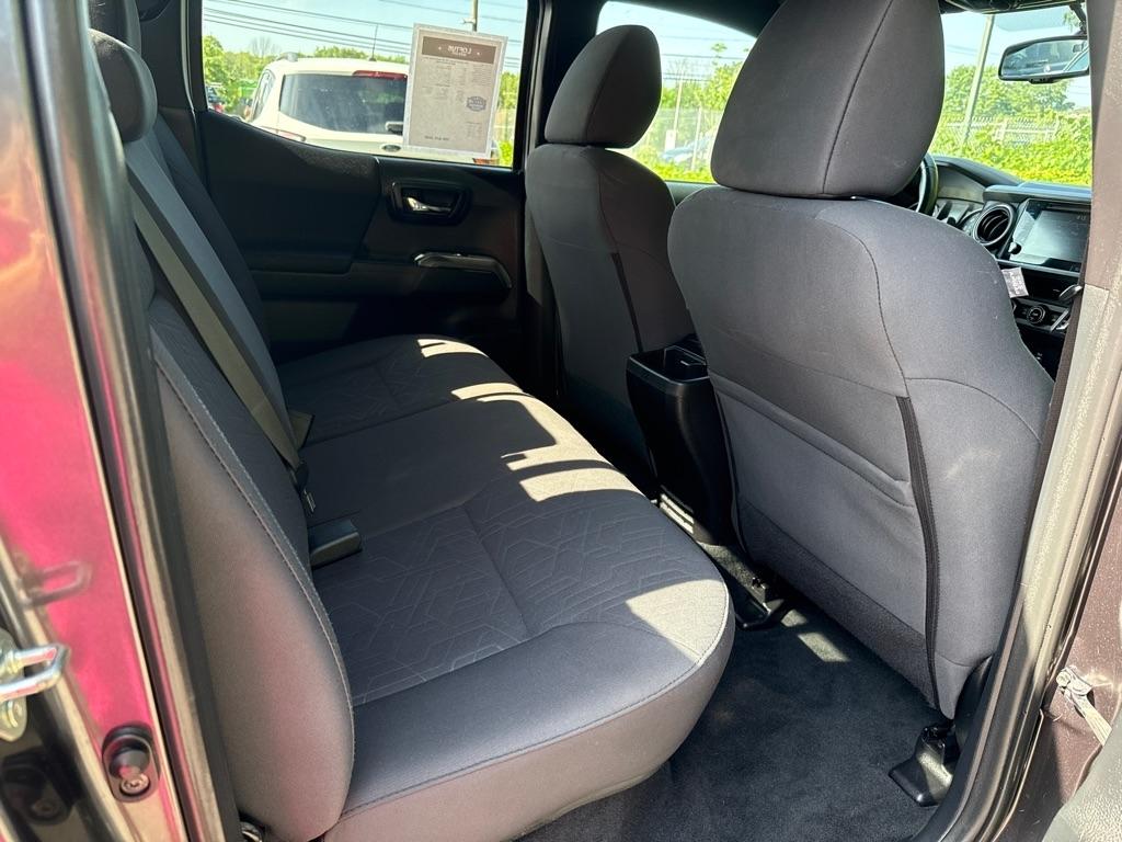Toyota Tacoma TRD Off Road Double Cab 5' Bed V6 4x4 AT (Natl) 2016