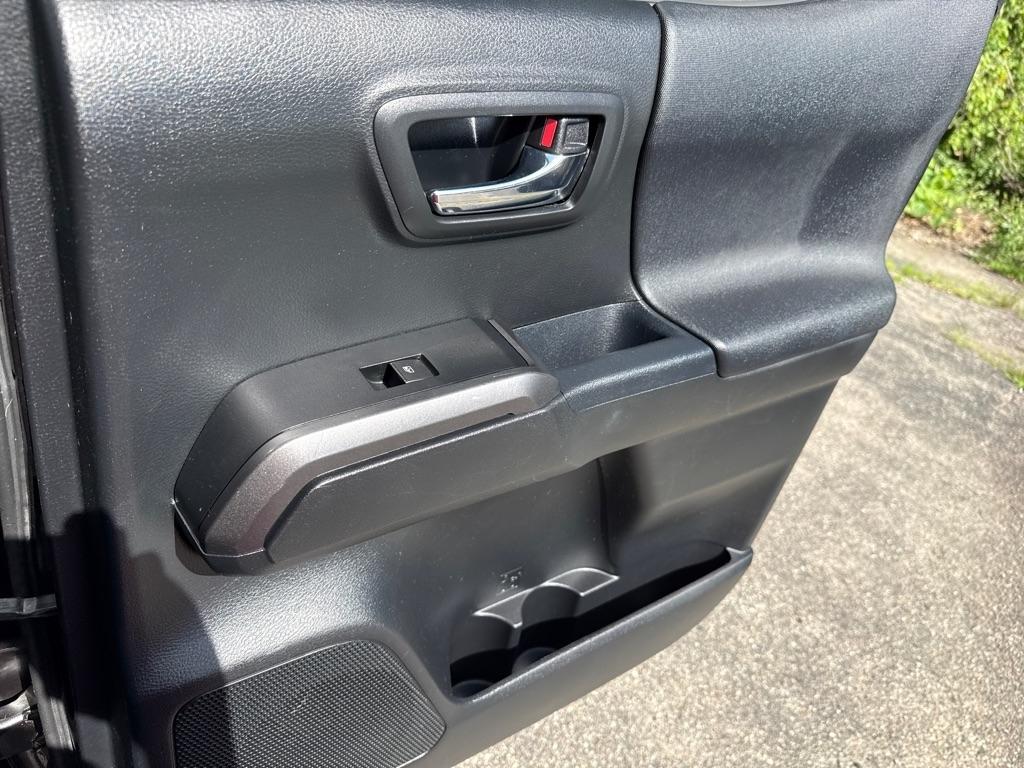 Toyota Tacoma TRD Off Road Double Cab 5' Bed V6 4x4 AT (Natl) 2016