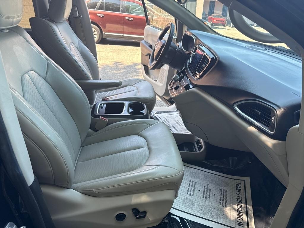 Chrysler Pacifica Touring-L Plus 2017