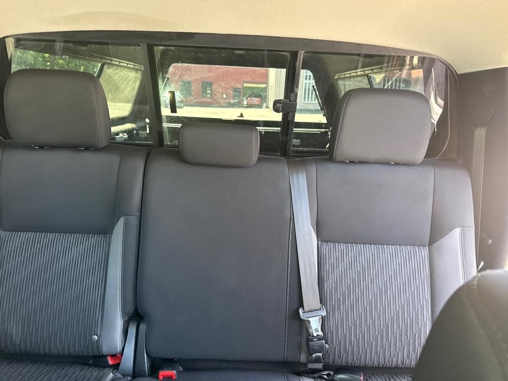 Toyota Tundra SR5 5.7L V8 Double Cab 4WD 2016