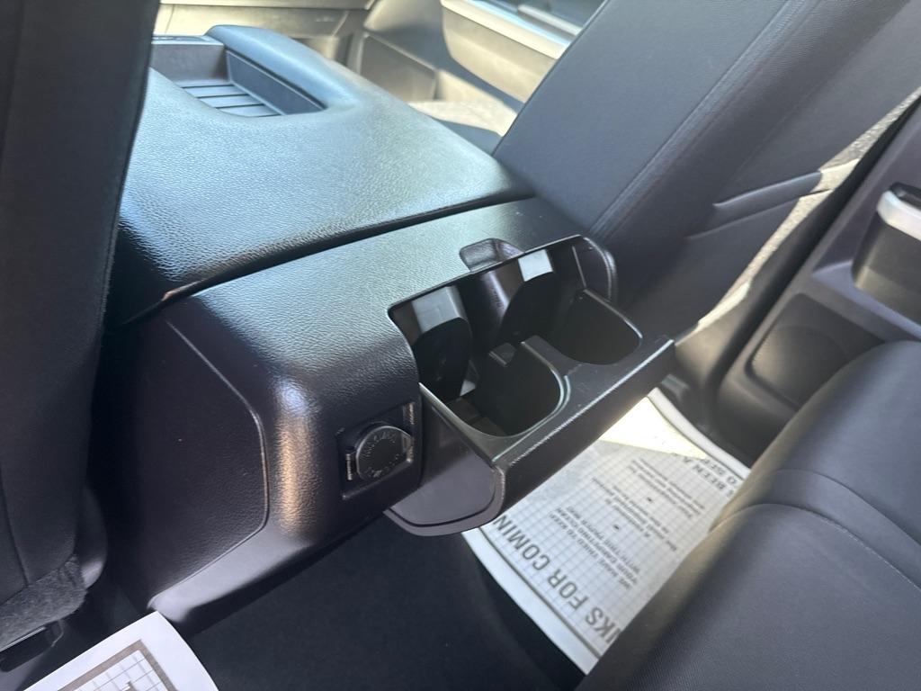 Toyota Tundra SR5 5.7L V8 Double Cab 4WD 2016