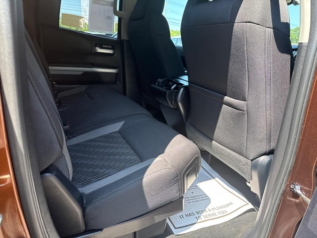 Toyota Tundra SR5 5.7L V8 Double Cab 4WD 2016