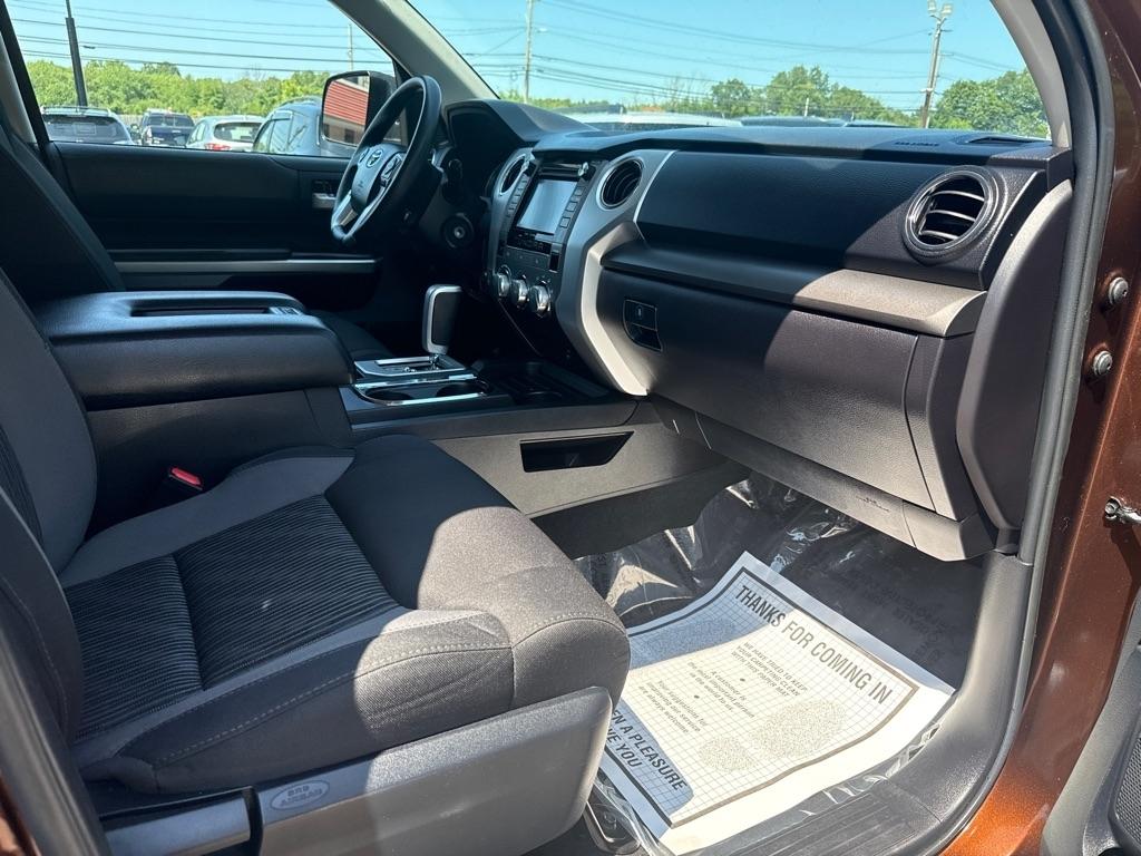 Toyota Tundra SR5 5.7L V8 Double Cab 4WD 2016