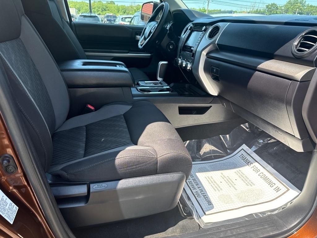 Toyota Tundra SR5 5.7L V8 Double Cab 4WD 2016