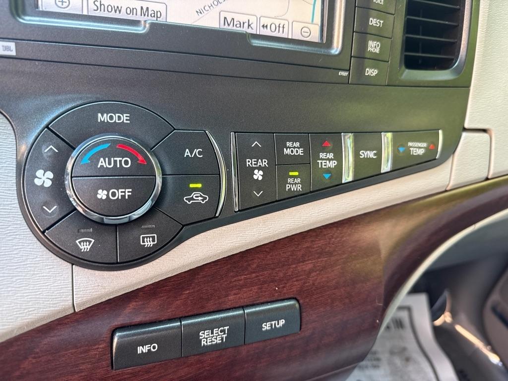 Toyota Sienna Limited Premium FWD 7-Passenger V6 2014