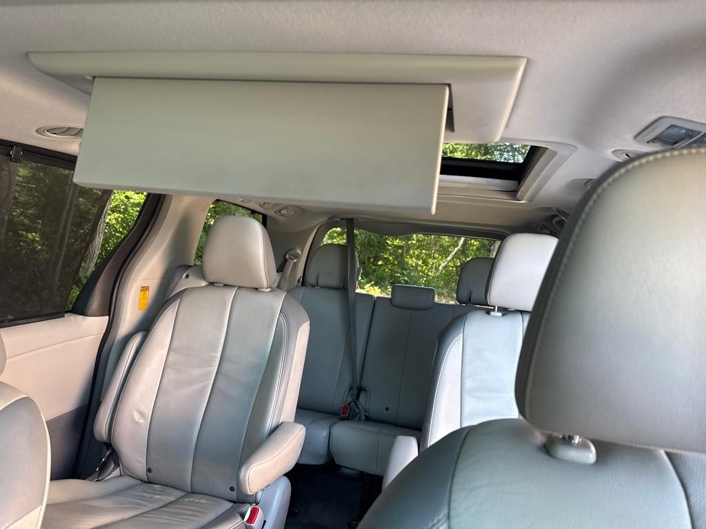 Toyota Sienna Limited Premium FWD 7-Passenger V6 2014